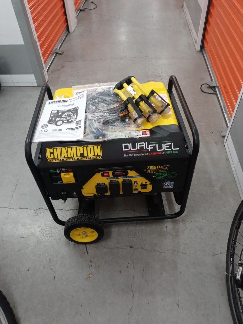 Champion Generator Gas Or Propane Dual Fuel Used 1 Time 6250 Running
