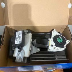 Mercedes 2019 amplifier along with other things seen in post