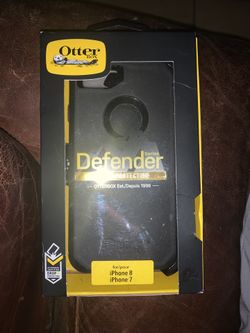IPhone 7/8 otter box W/ belt clip
