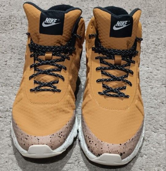 Nike Air Max Invigor Mid Basketball Shoe's Wheat black Light Size 13