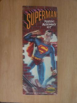 Antique Aurora Superman Plastic Assembly Kit