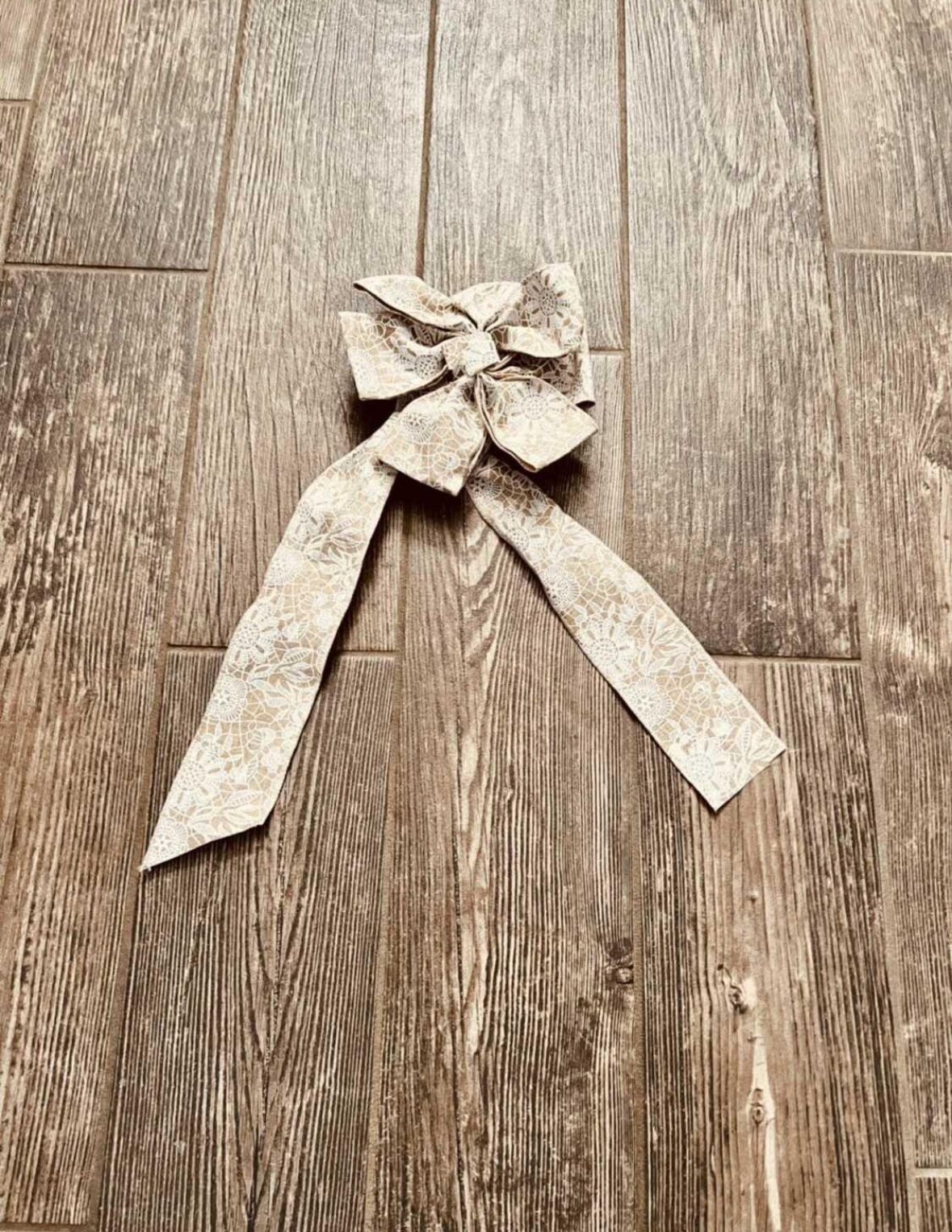 Farmhouse Gift Bow