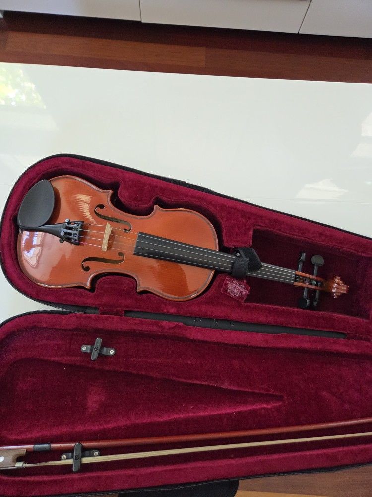 Student 1/2 Violin
