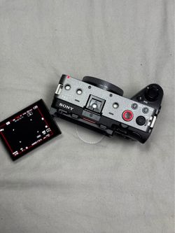 Sony FX3 Cinema Line Camera Body – Like New – 1,794 Shutter Count