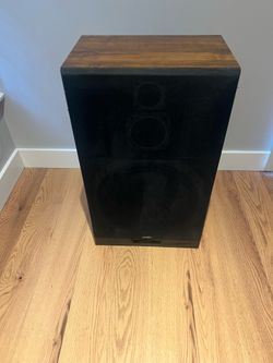 Large Jensen Stereo Speakers (Set of 2)