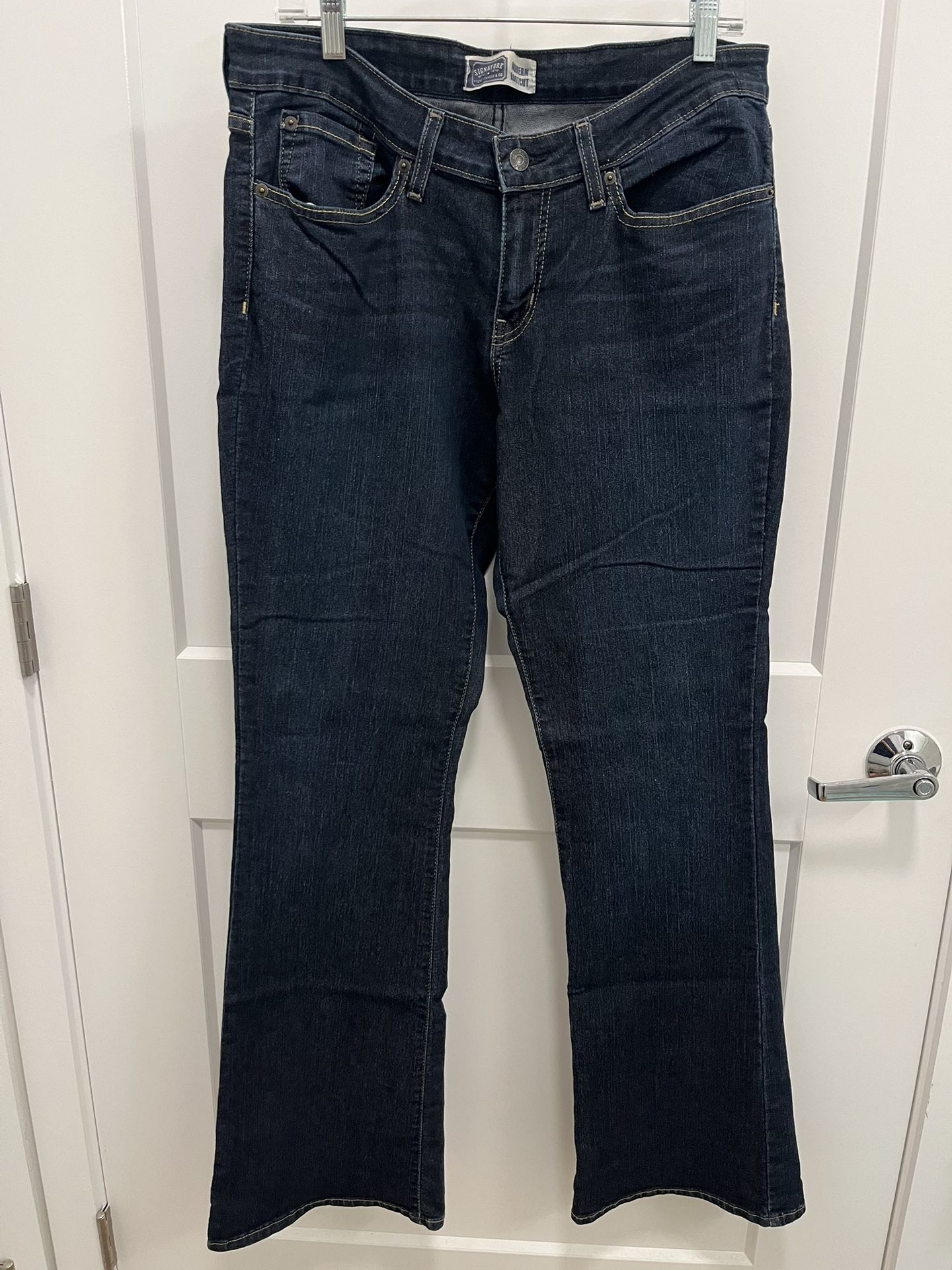 Levi Ladies Modern Boot Cut Jeans - Size 14 - Blue