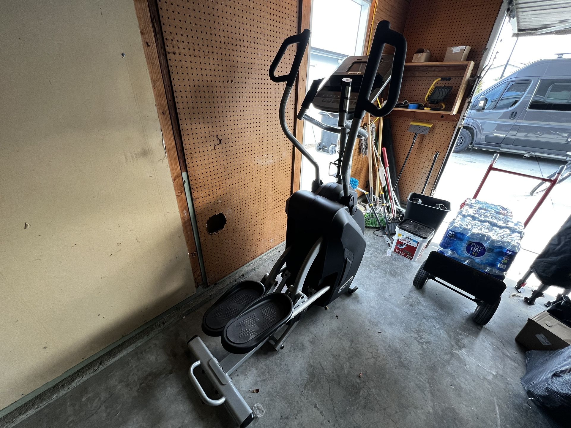 XS895 HIIT TRAINER