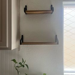 Floating shelves 