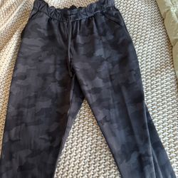 Lululemon Women’s Stretch High Rise Jogger 
