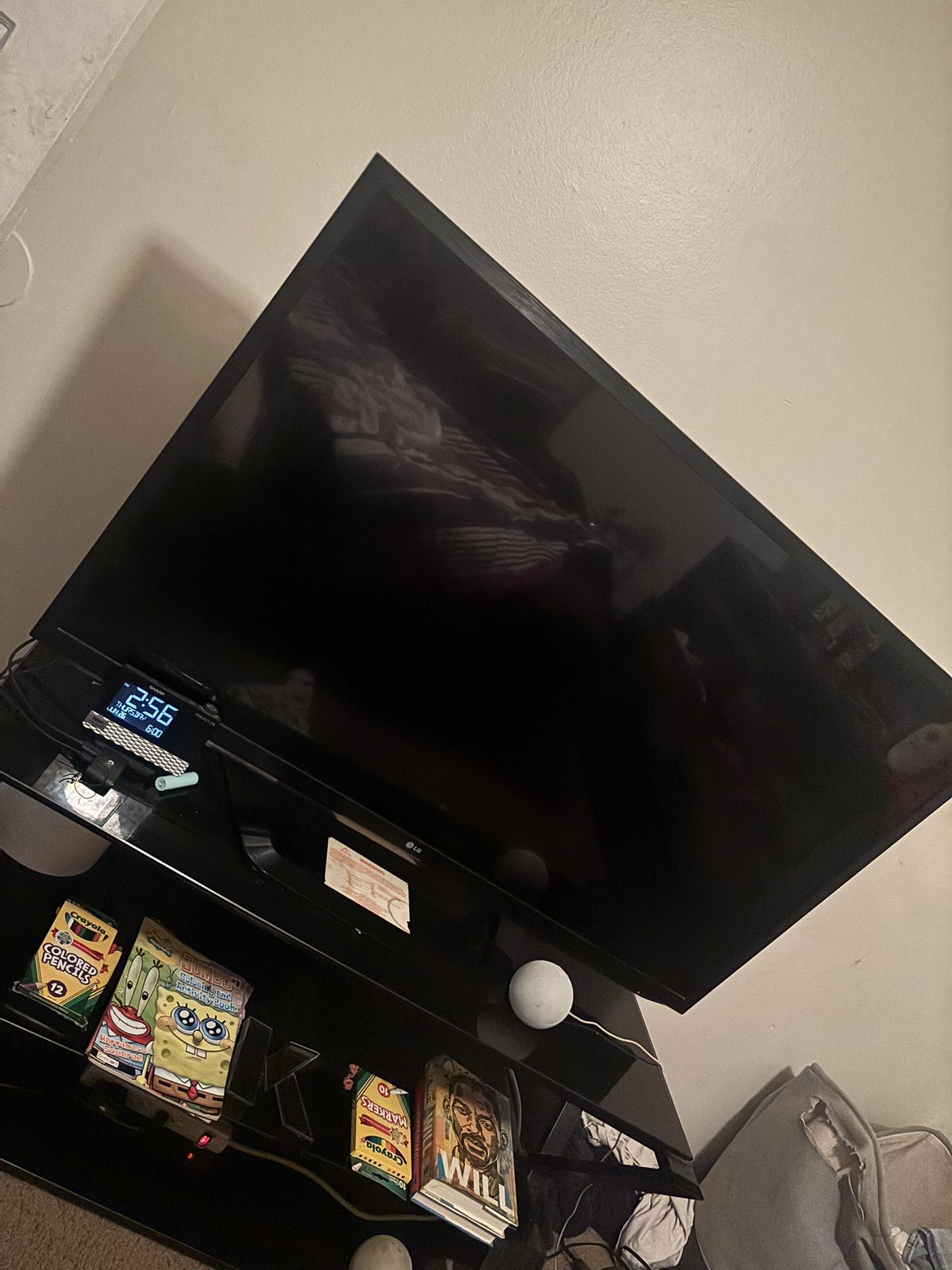 55’ LG TV