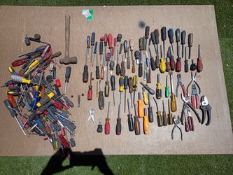 LARGE Hand Tool Lot – 100+ Tools – Screwdrivers, Pliers & More