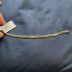 Golden Link Bracelet Tag Says $135