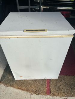 Frigidaire Chest Freezer White
