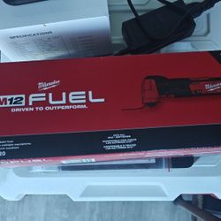 Milwaukee M12 Fuel Oscillating Tool