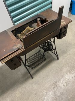 Vintage Singer Sewing Machine
