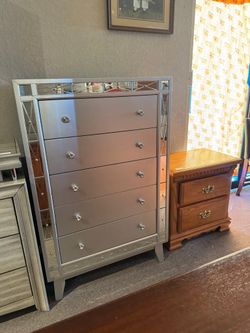 Mirror Dresser Chest 