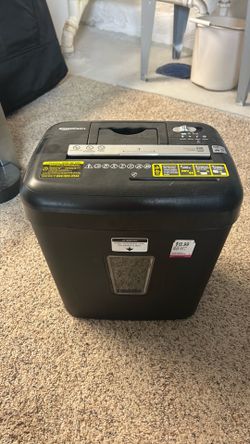 Amazon Basics Paper Shredder