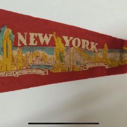 Vintage NEW YORK Small Felt Pennant Banner Flag Statue of Liberty