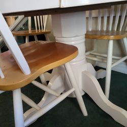 Dining Room Table And 4 Chairs 