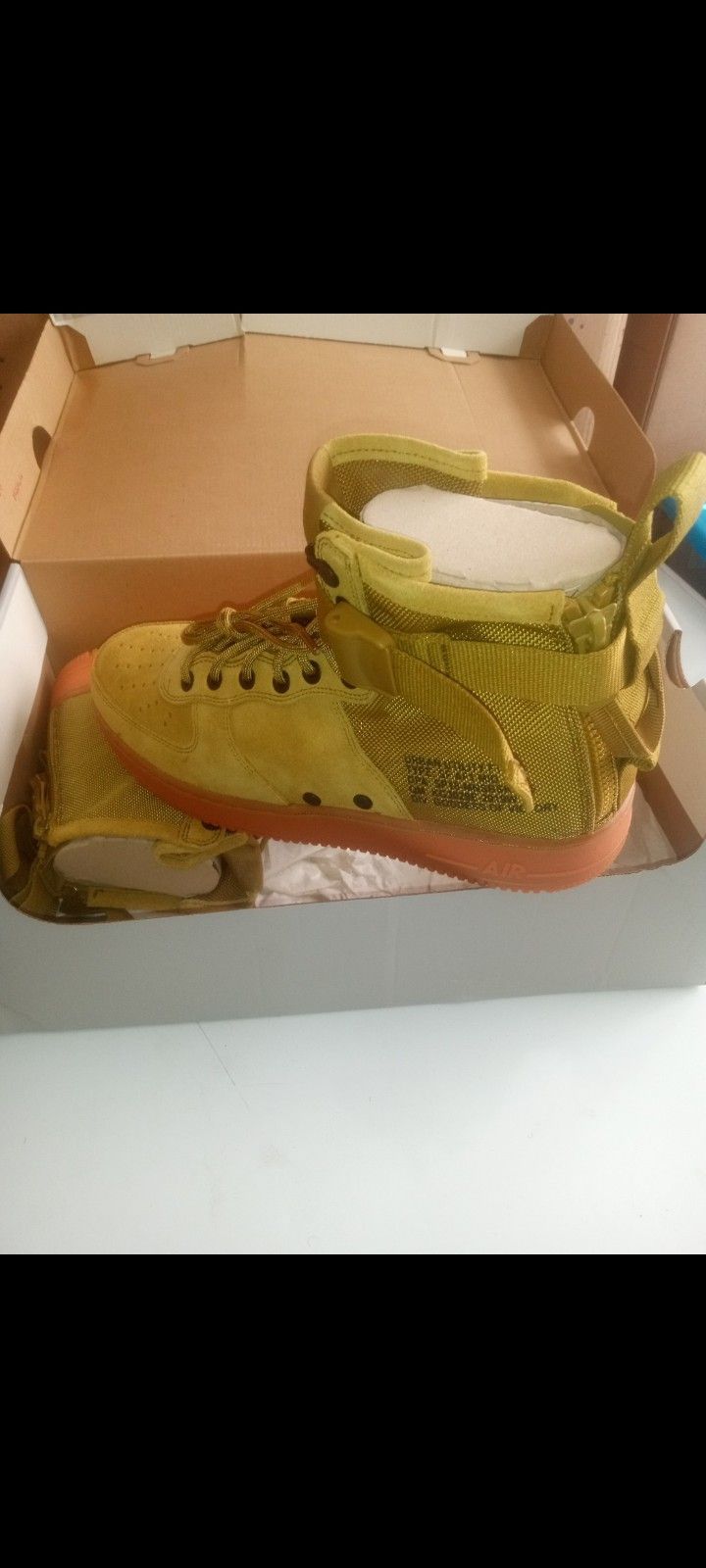 Nike Hi-Top Brand New, Price Negotiable No Low-ballers 