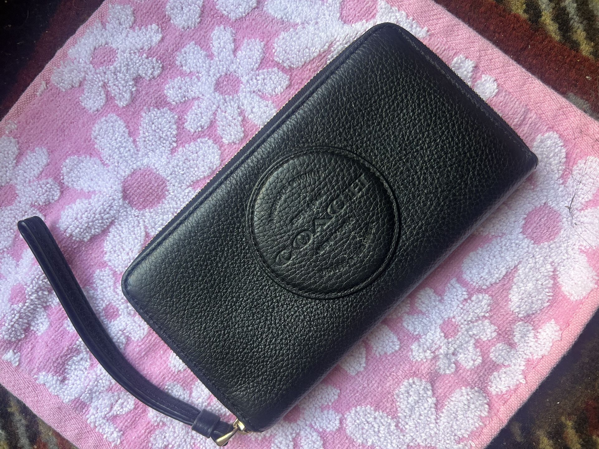 COACH wallet with zipper