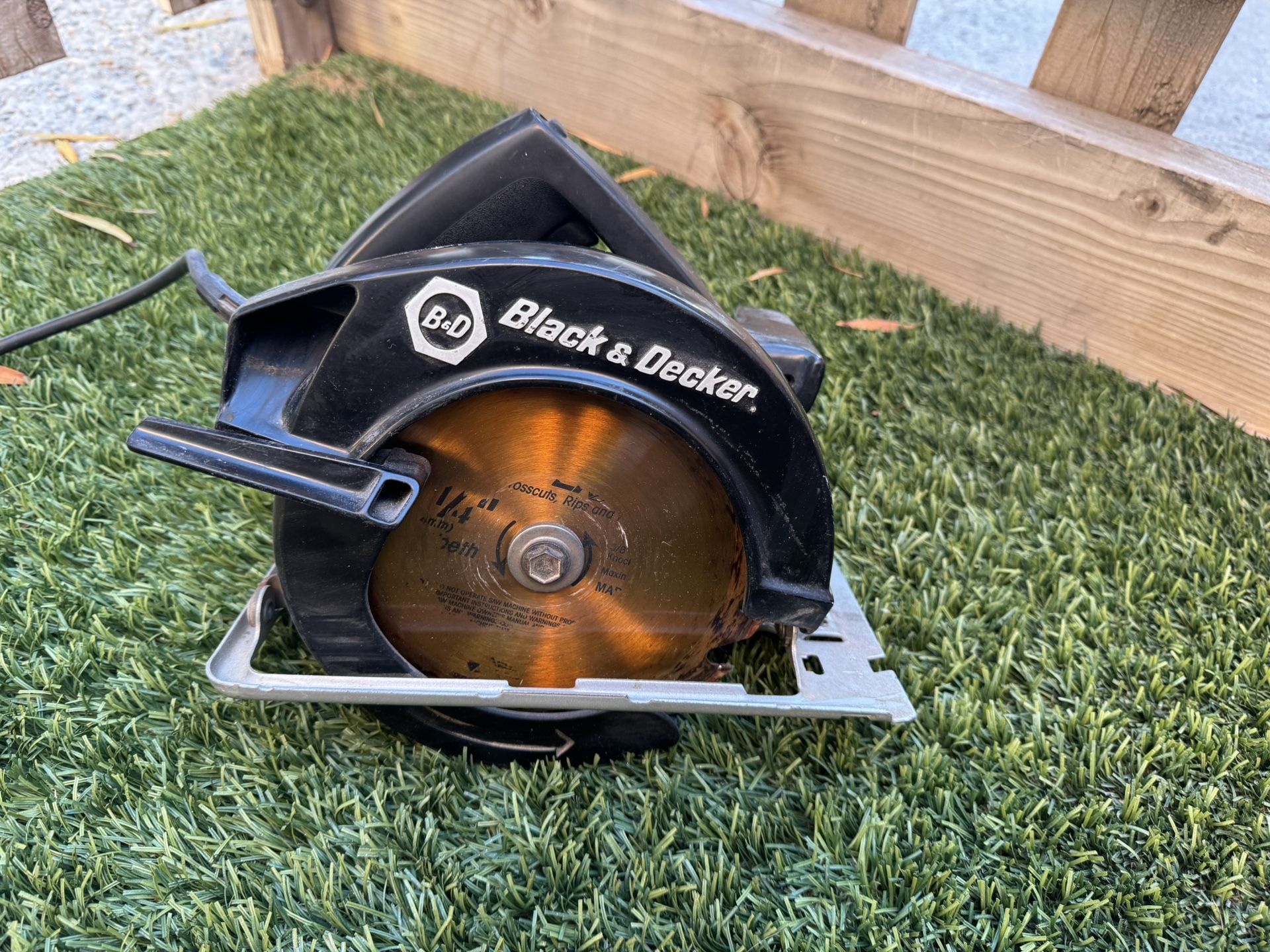 Black & Decker Circular Saw 7 1/4 Blade