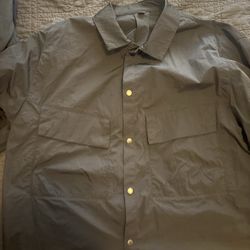 Lululemon Windbreaker (M-L)