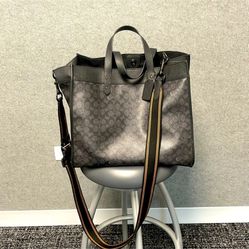 Coach Signature Field Tote 40