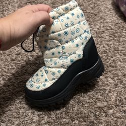 Size 12 Girls Snow Boots 