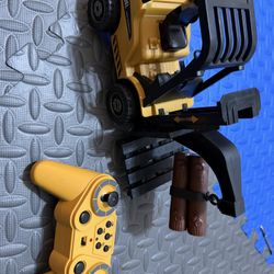 9-Channel Remote Control Forklift Truck – 1:18 Scale Construction Toy, Realistic Sounds, High-Grip Rubber Tires, Lift & Transport Action, 100-Minute, 