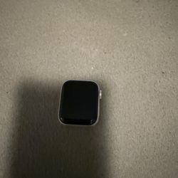 Apple Watch SE 