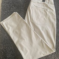 Vuori Men’s Meta Slim Fit Pants. Size 35