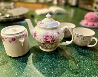 Beautiful Ceramic Tea Set 
