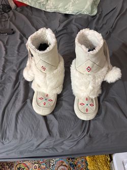 Ladies moccasins air walk boots size 8