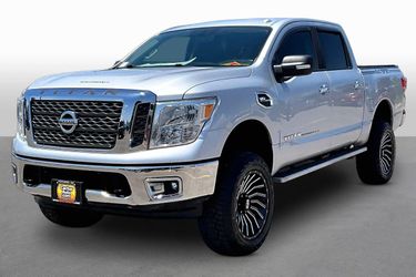2017 Nissan TITAN