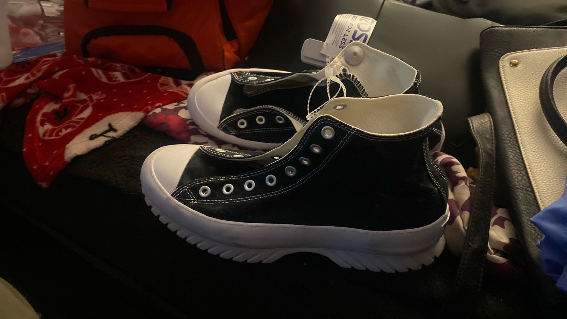 Converse Black