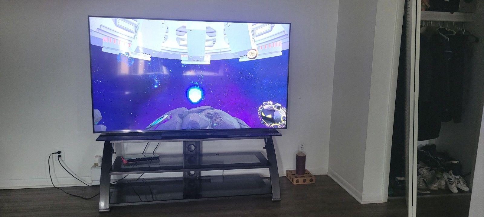 75' Samsung Smart TV
