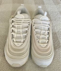 Woman’s size 7 air max 97