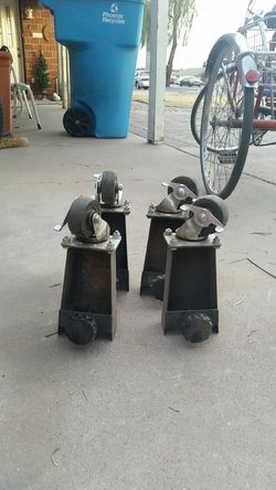 Heavy duty casters