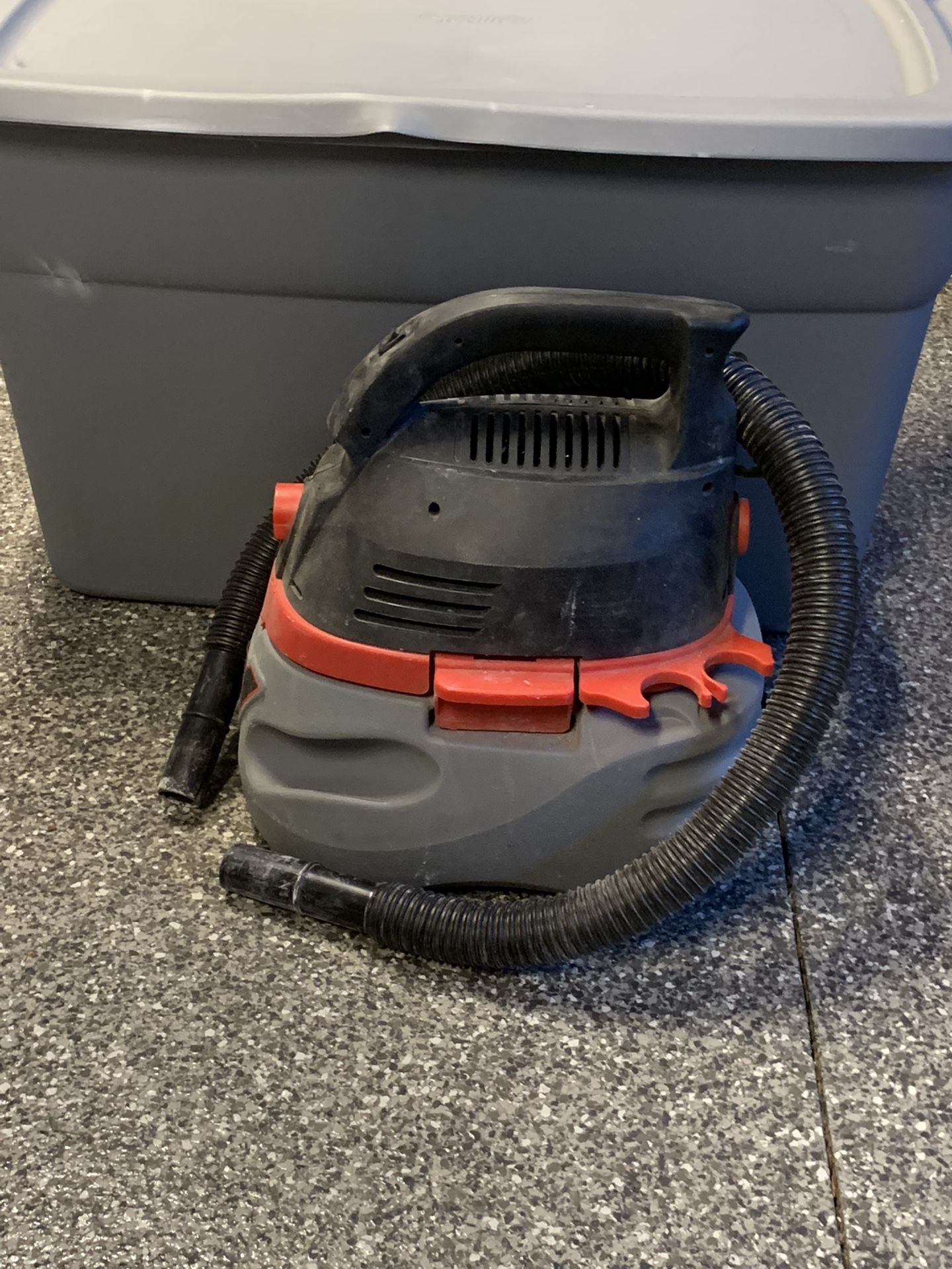 Husky 2.5 Gallon Wet/Dry Vac 