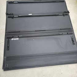 2025 RAM Short Bed Bakflip Aluminum Bed Cover 