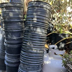 Planting Pots/ Plastic Containers 