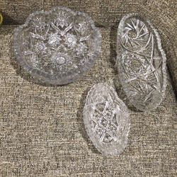 3 PCs  Of Crystal 2of Them Oval . Very  Beautiful   