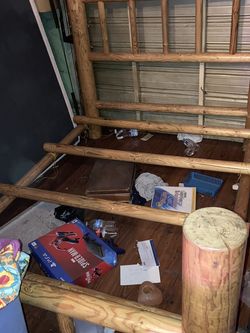 Queen bed Frame Wood 🪵