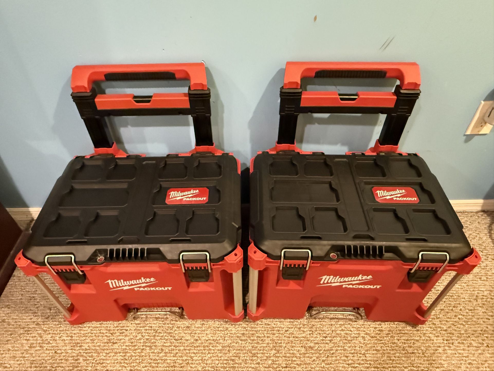 Milwaukee PACKOUT Rolling Tool Box