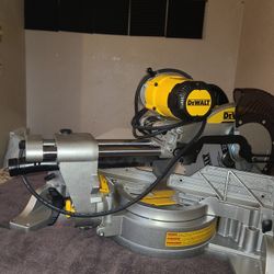 Dewalt Saw 779 12 In
