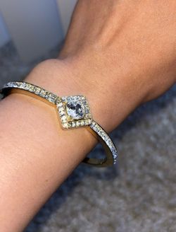 Fashion bracelet / gold bangles