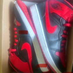 Jordan 1 Mid Bred Red Black – Size 9.5 