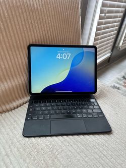 Ipad Pro (2nd Generation) plus Magic Keyboard
