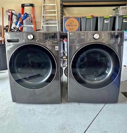 LG Washer & Dryer Set
